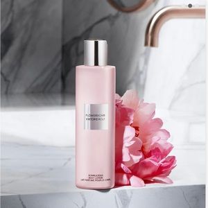 VIKTOR & ROLF FLOWER BOMB - Bomblicious Body Lotion